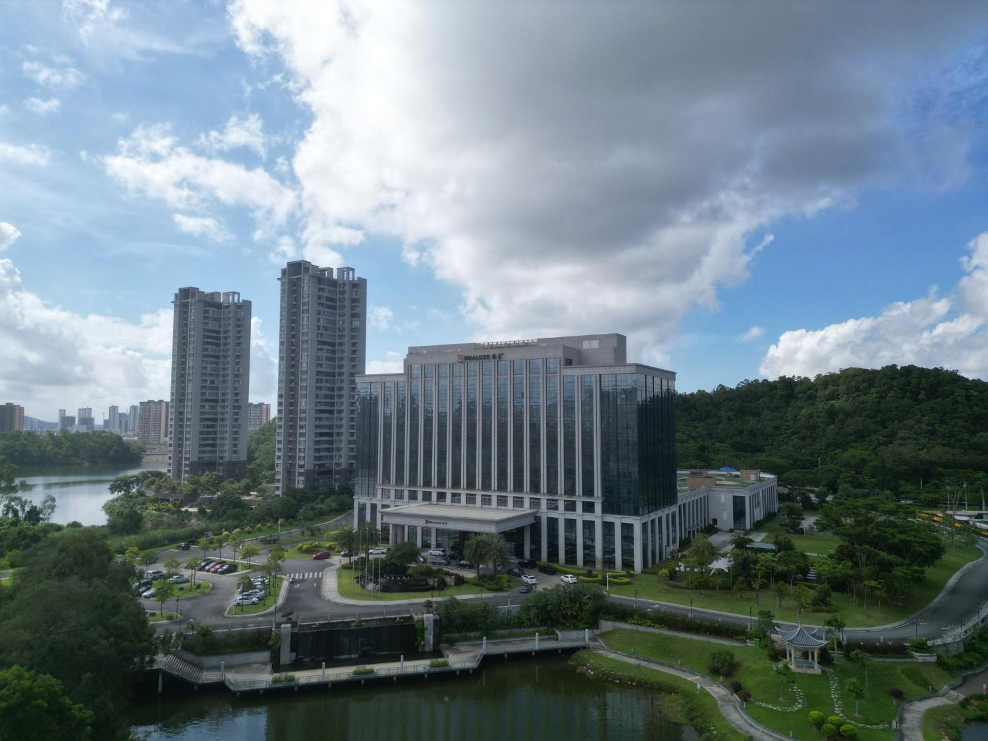 Hualuxe Yangjiang City Center Eksteriør bilde
